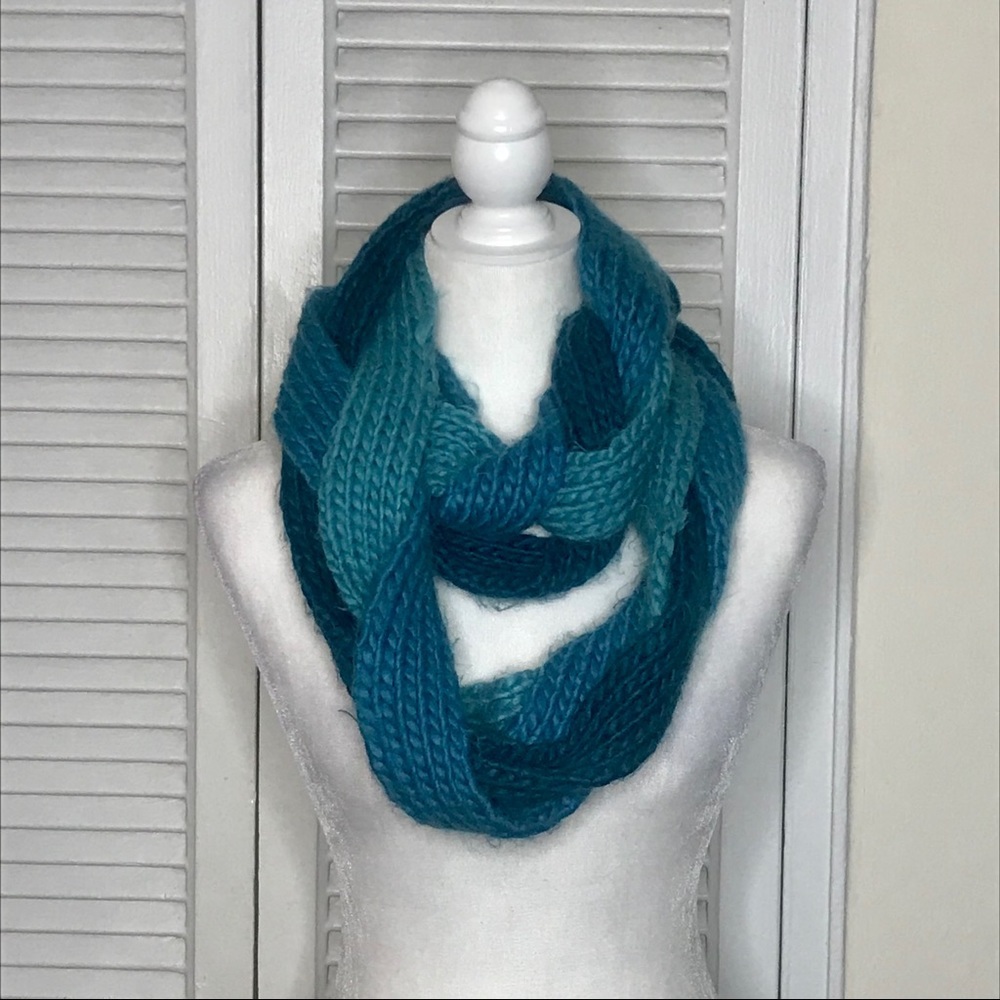NWOT Merona Knit Blue Braided Infinity Scarf